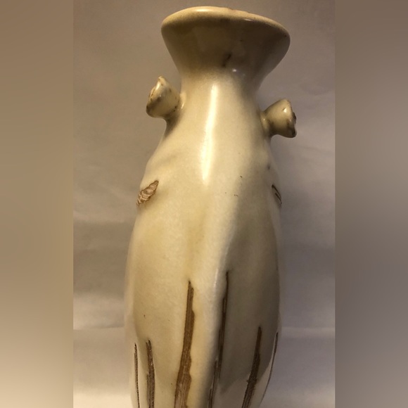 Vintage cream pottery drip glaze fish vase - Picture 3 of 6
